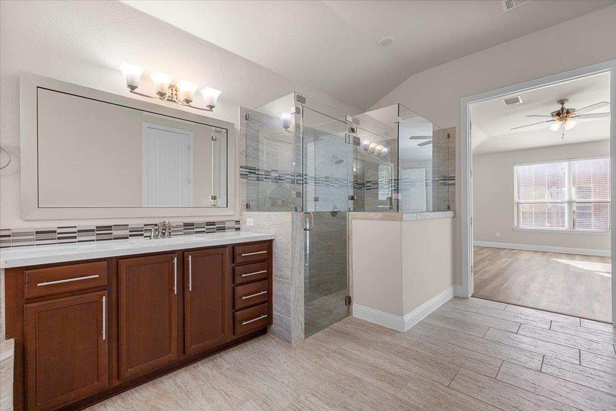 207 Coopers Crown LN