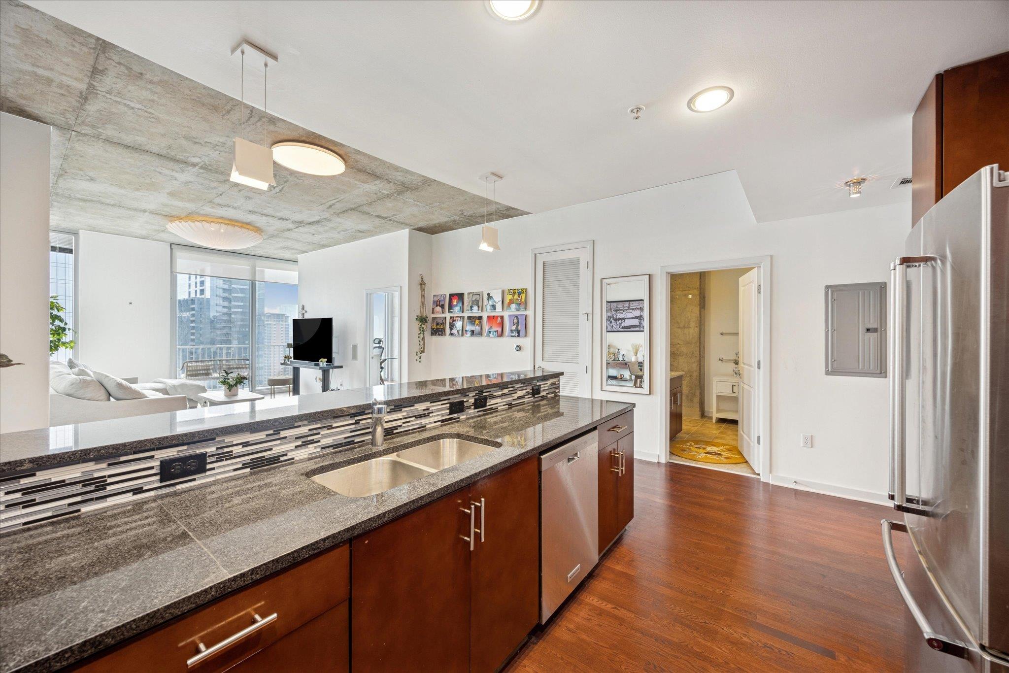 360 Nueces ST # 3309