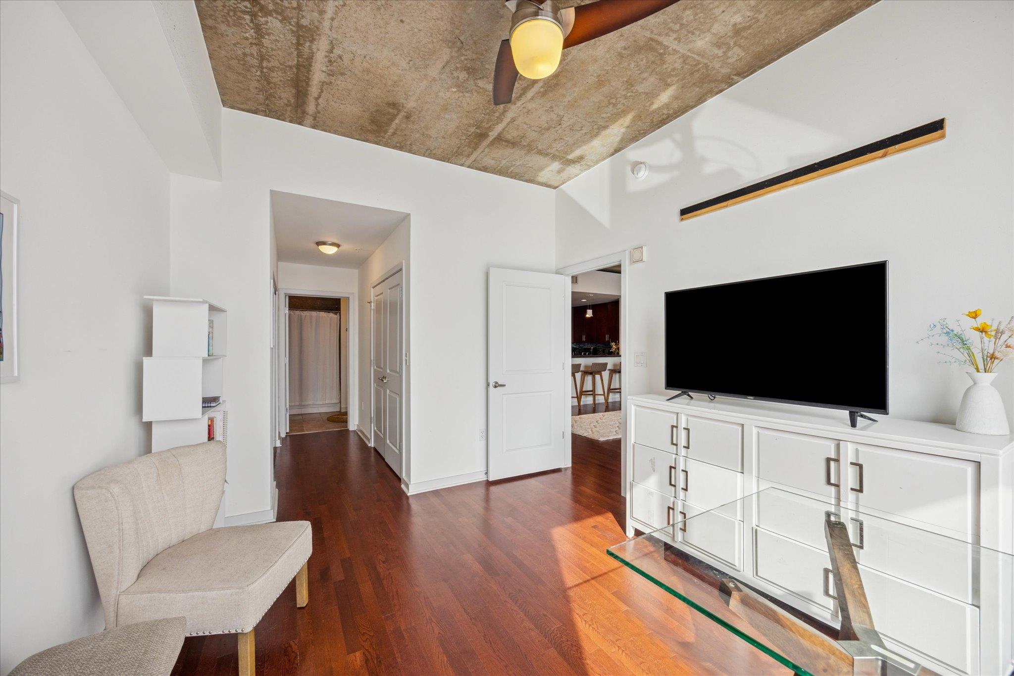 360 Nueces ST # 3309