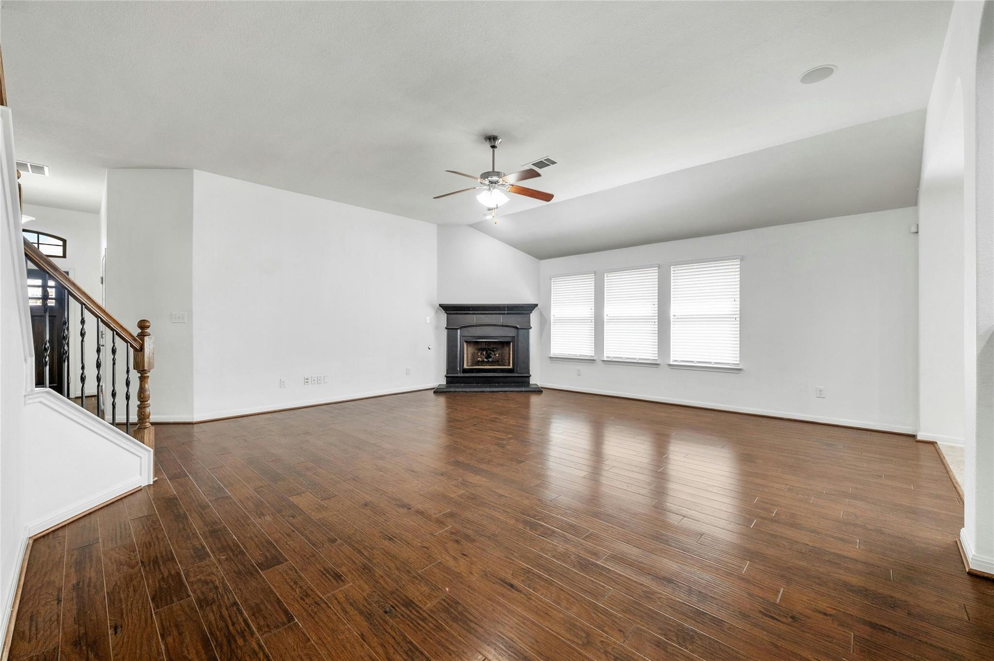 5916 Gunnison Turn CV