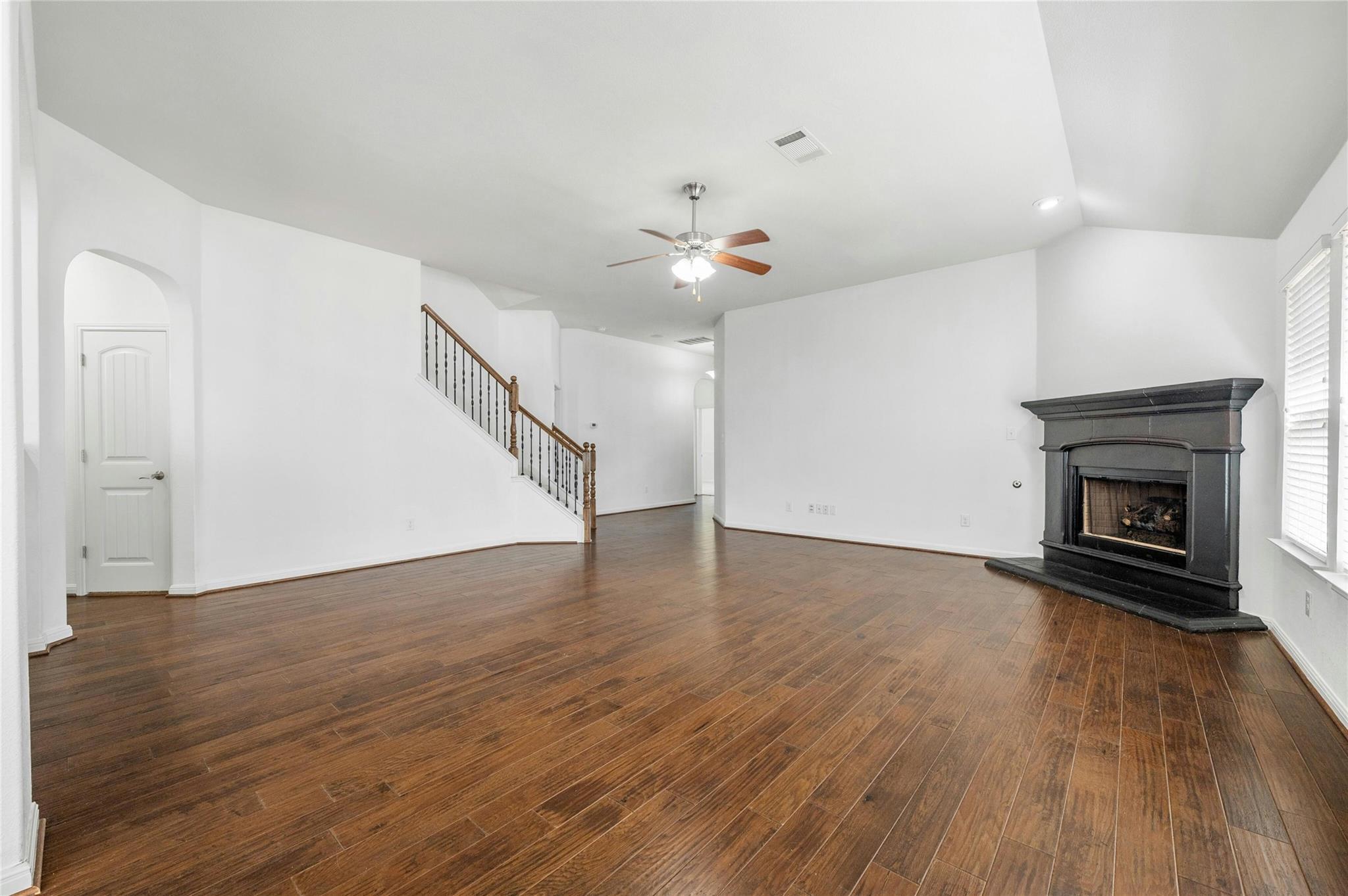 5916 Gunnison Turn CV