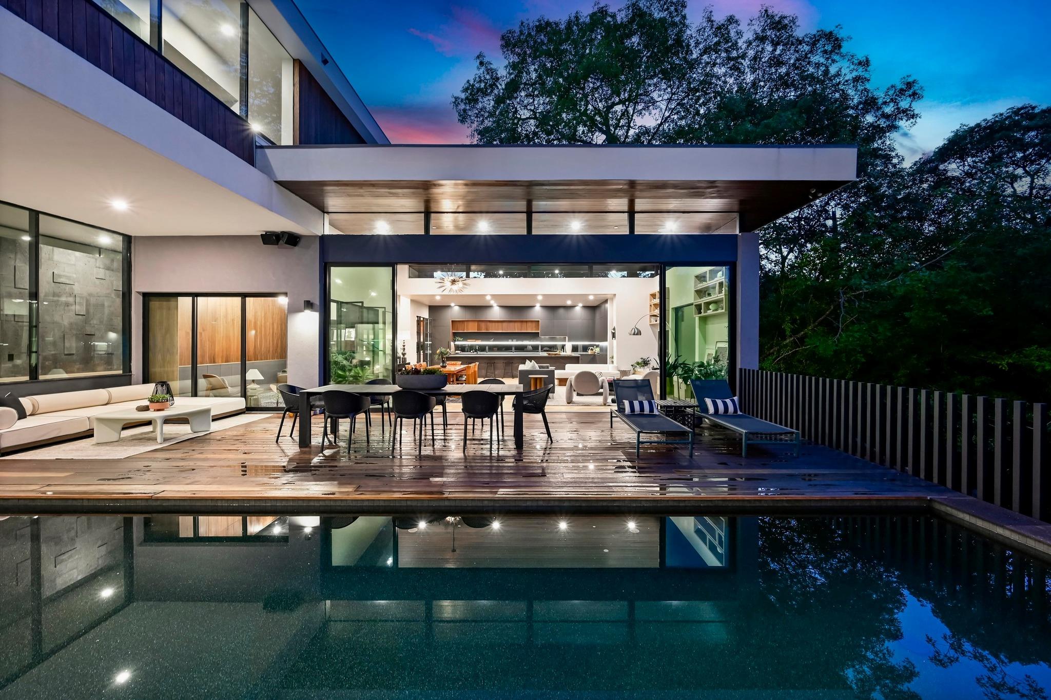 1001 Madrone RD, West Lake Hills