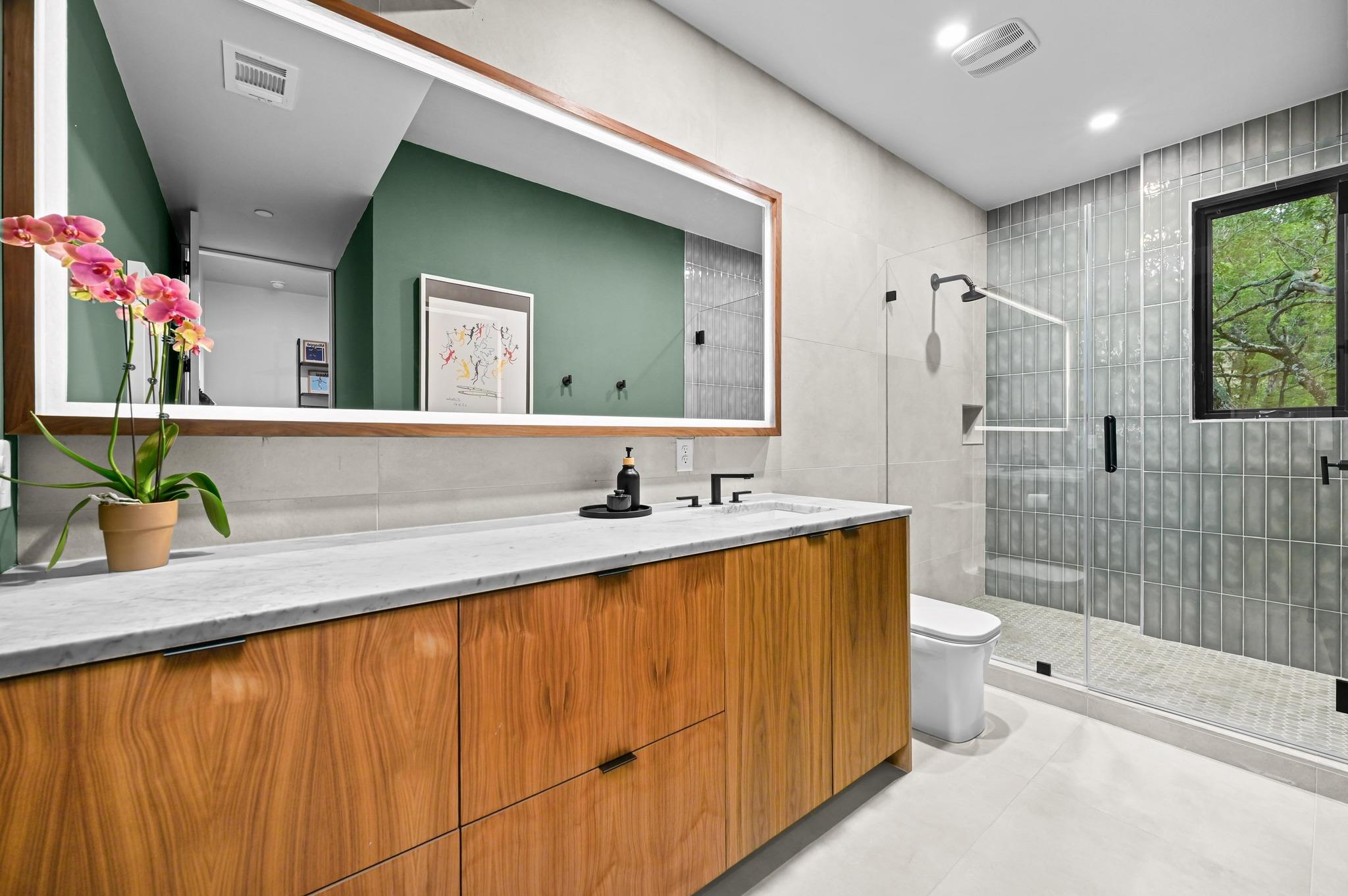 1001 Madrone RD, West Lake Hills