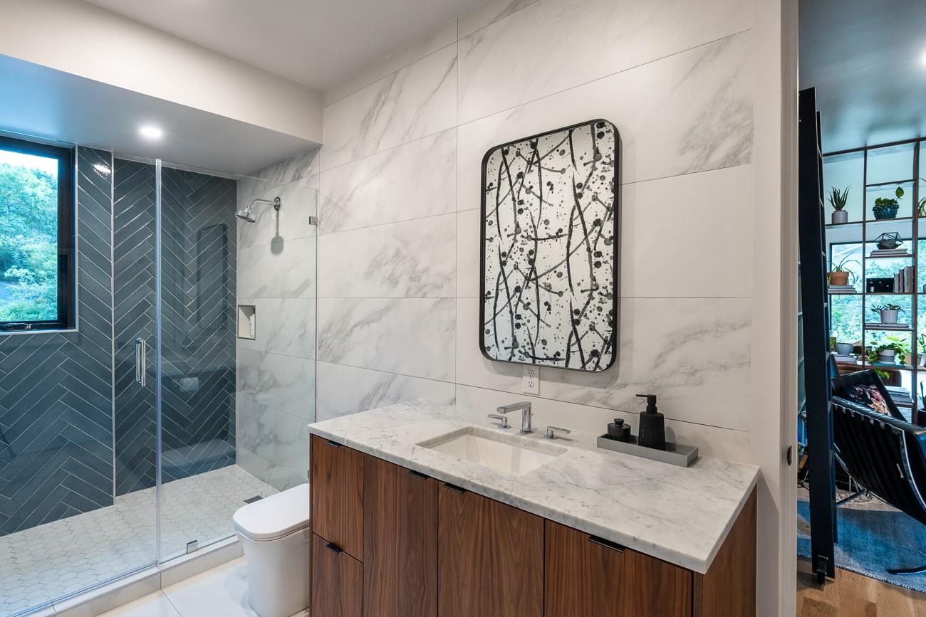 1001 Madrone RD, West Lake Hills