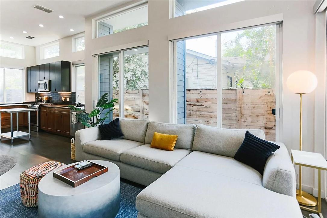 1145 1/2 Poquito ST # A