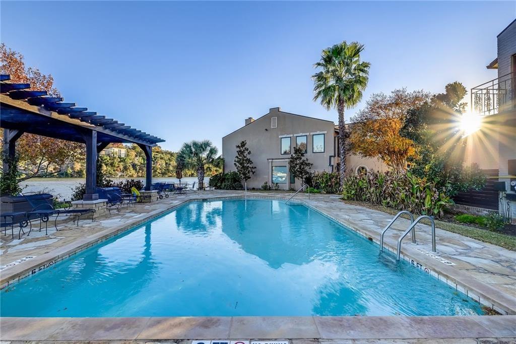 2453 Westlake DR