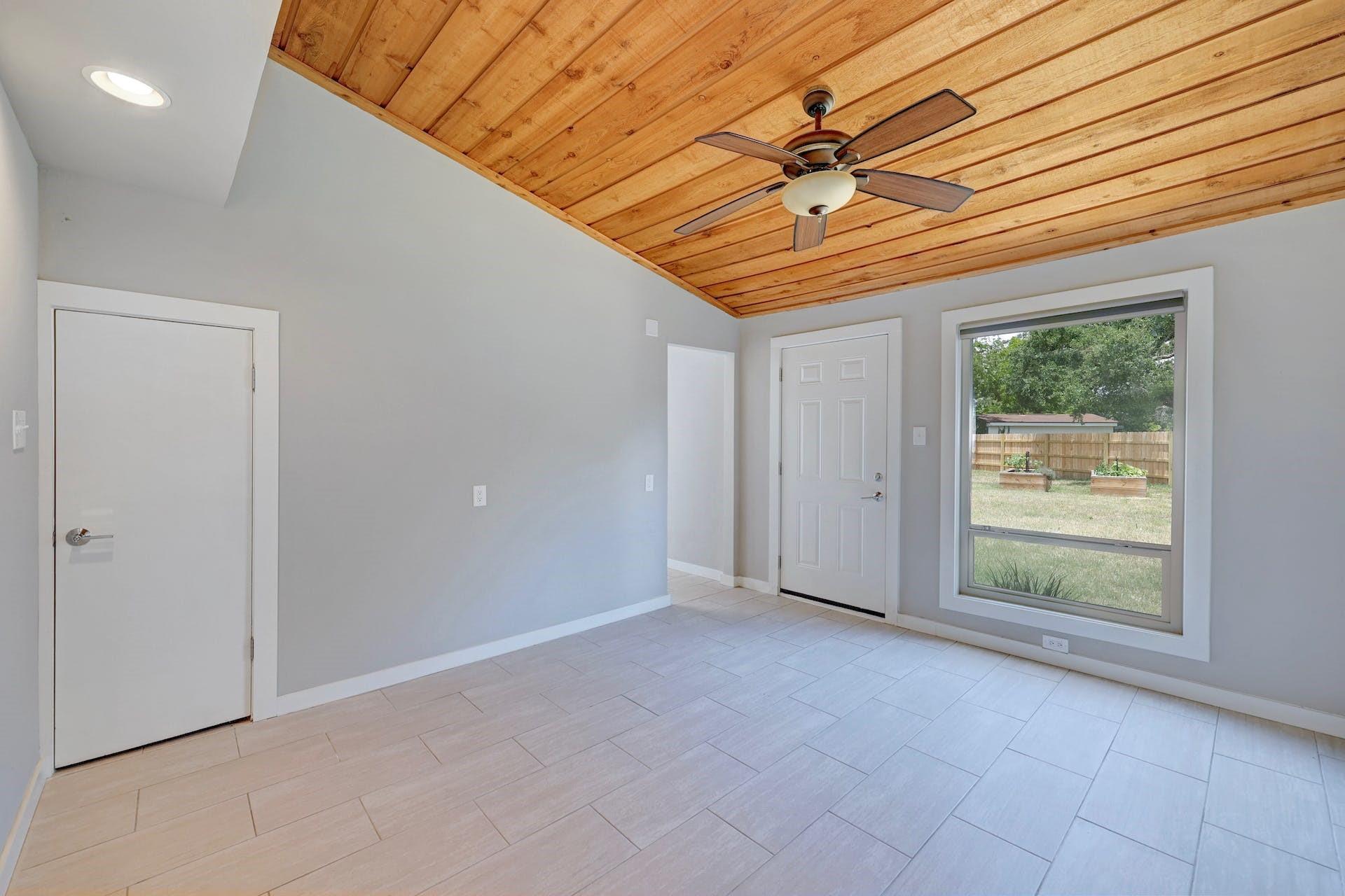 10408 Doering LN