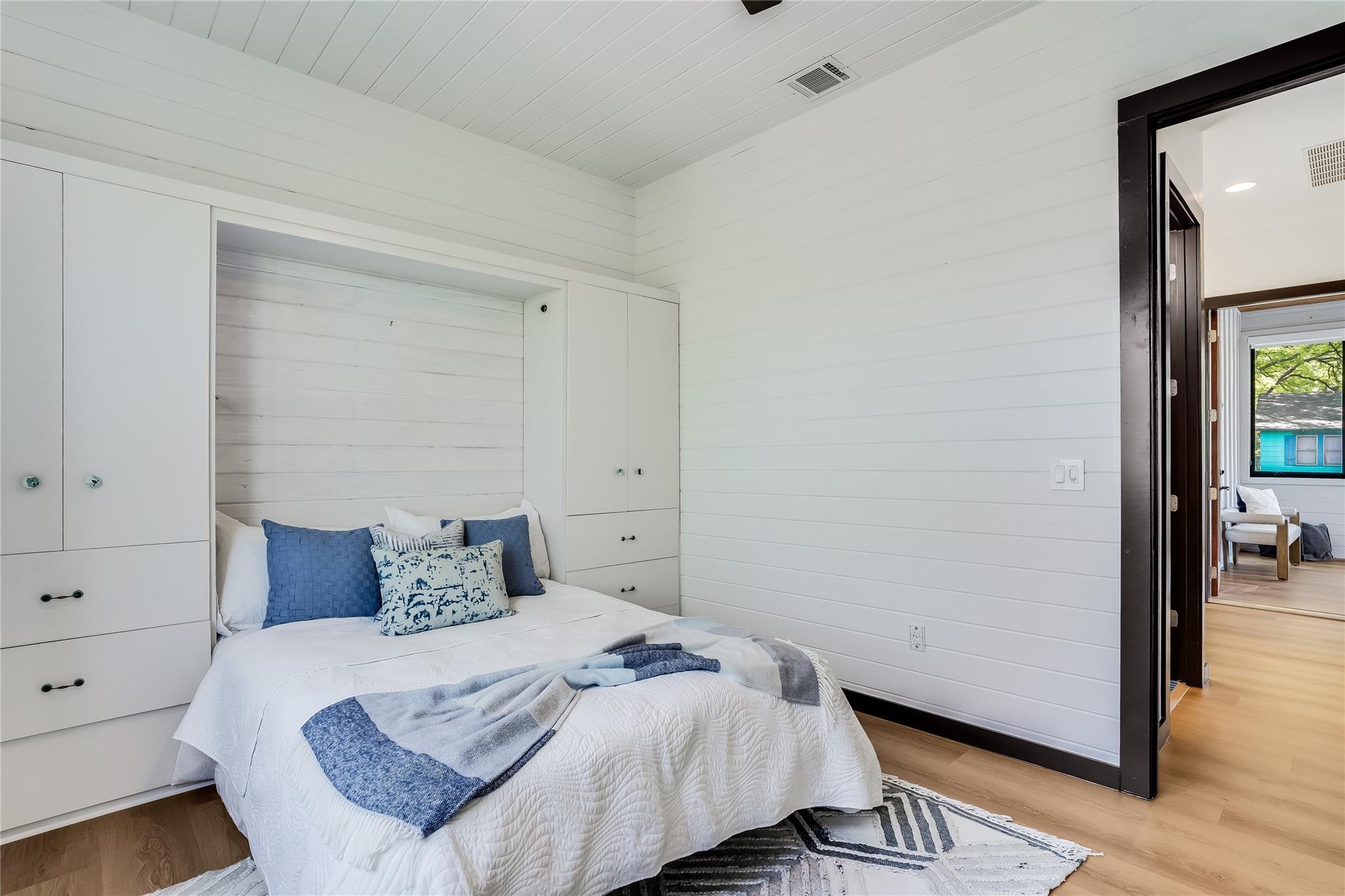 2112 Montclaire ST # B