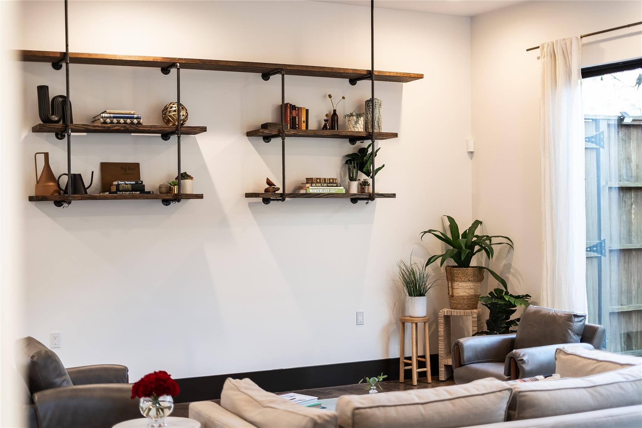 2112 Montclaire ST # B