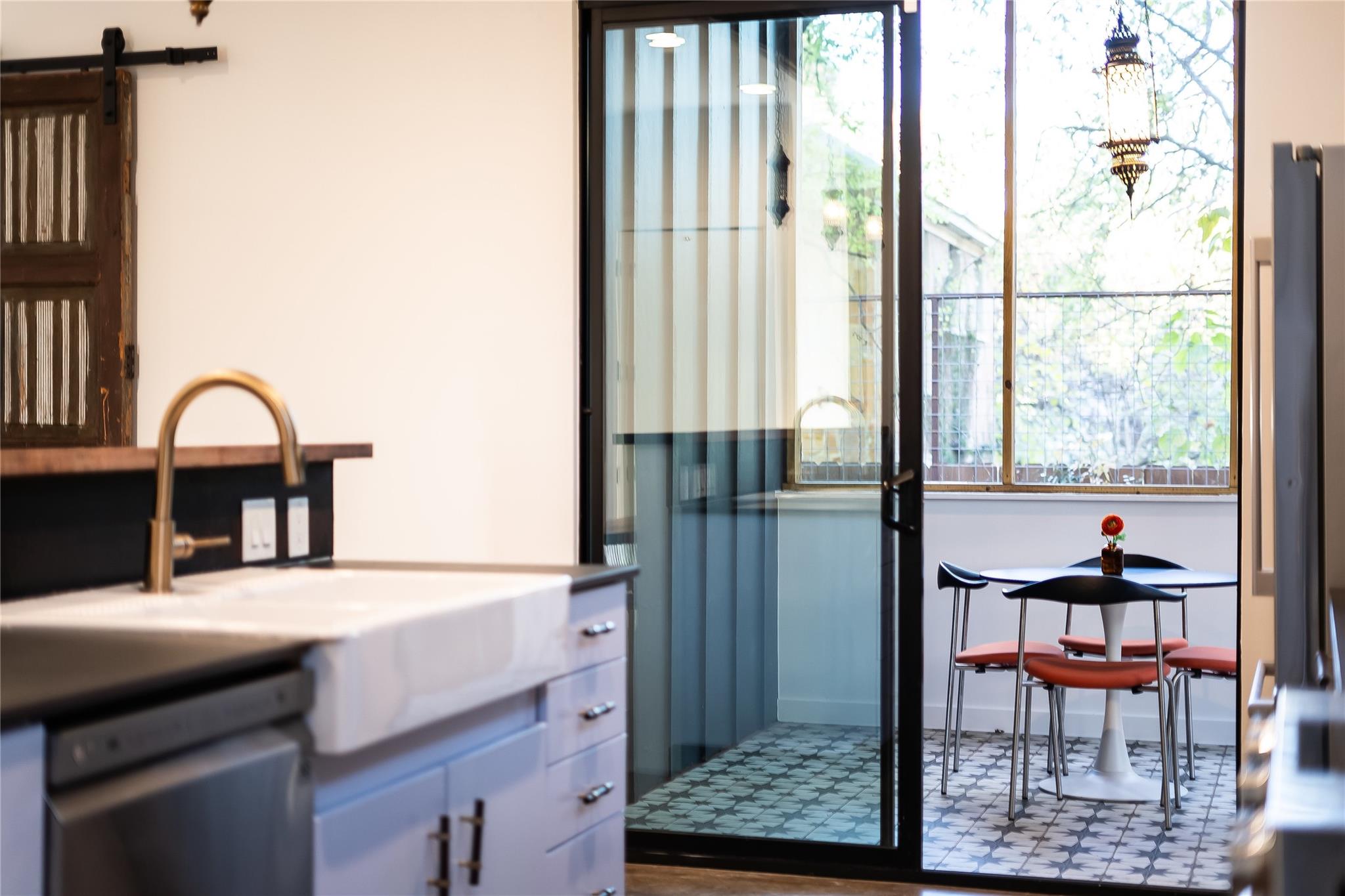 2112 Montclaire ST # B