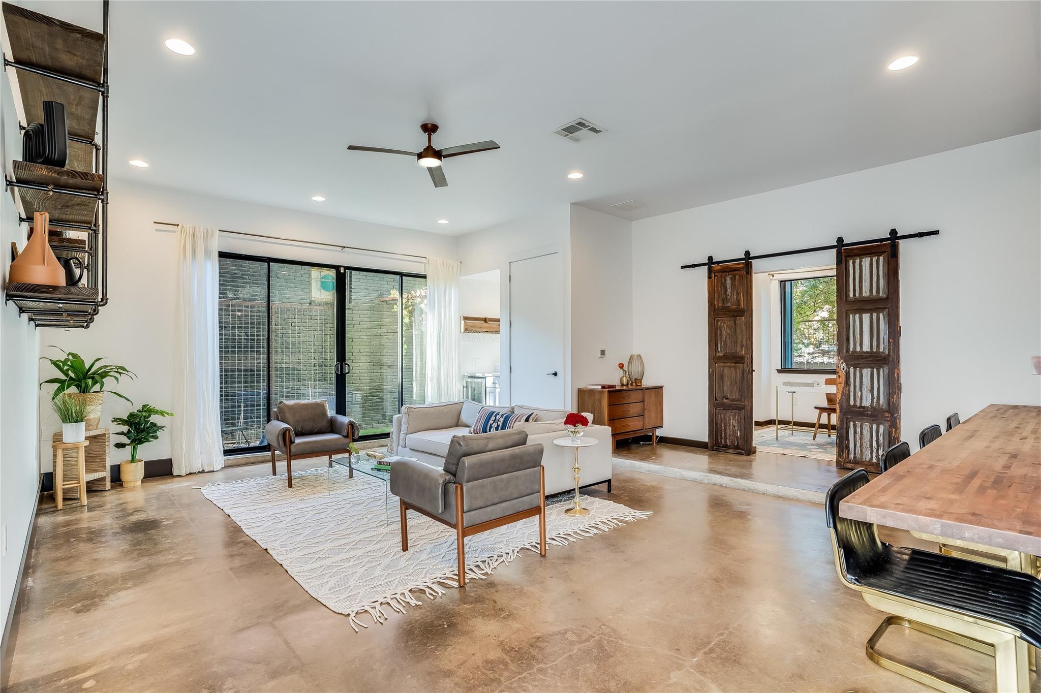 2112 Montclaire ST # B