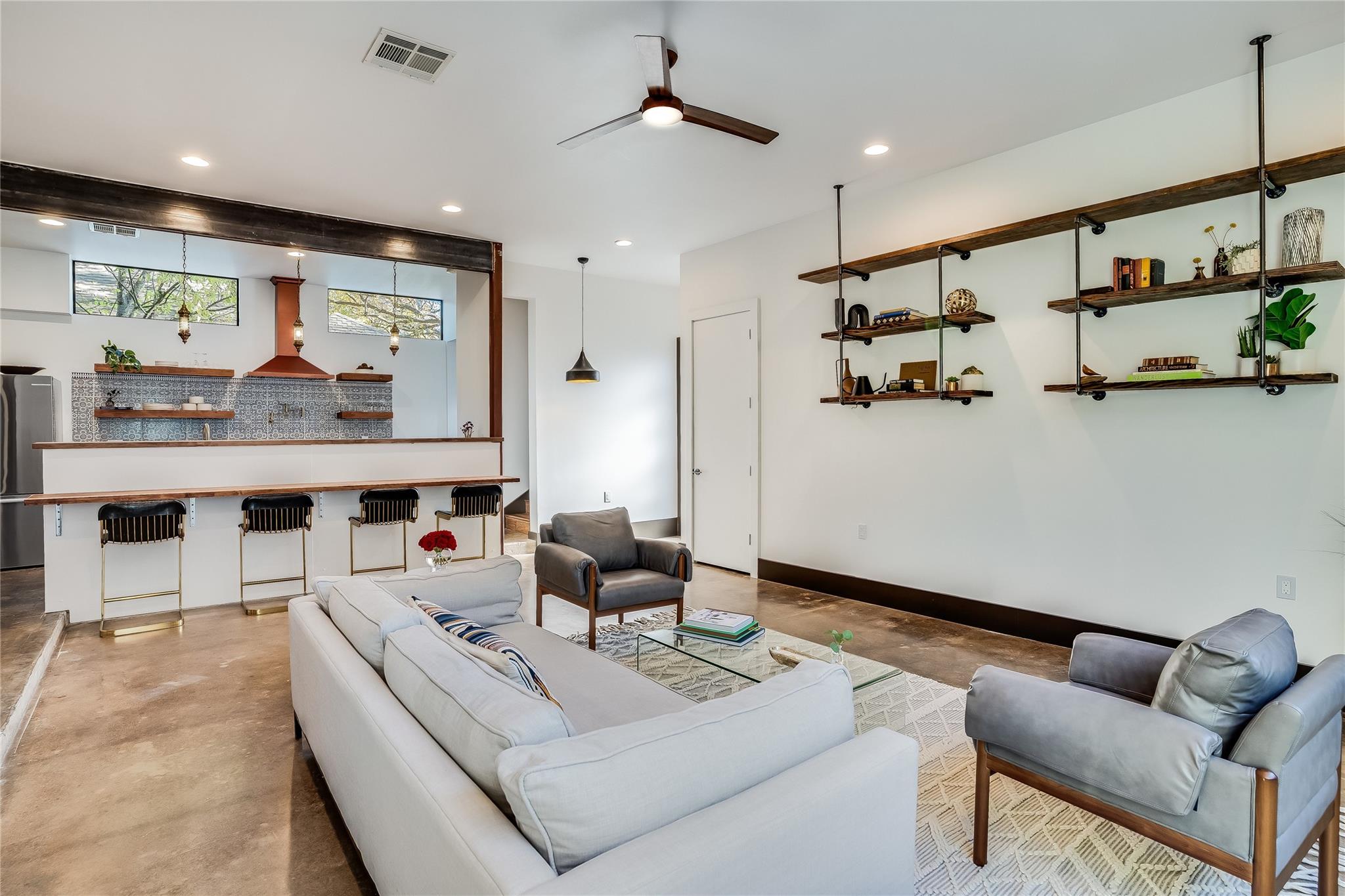 2112 Montclaire ST # B