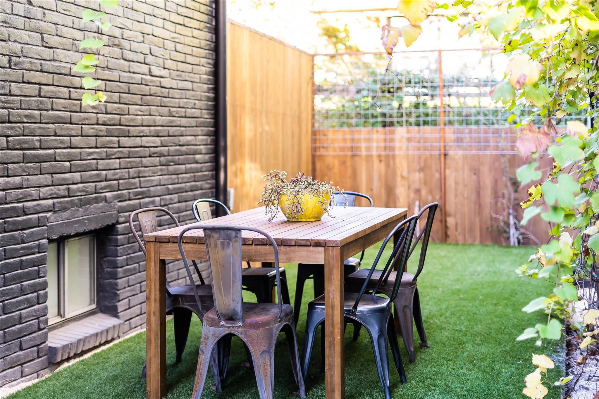 2112 Montclaire ST # B