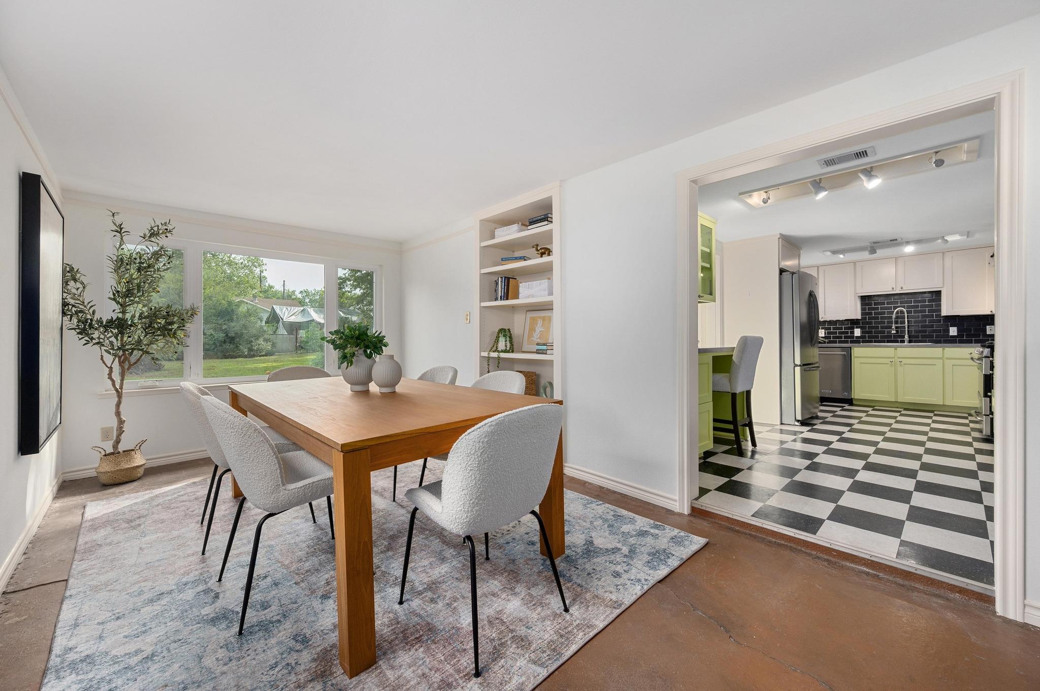 1716 W Saint Johns Ave
