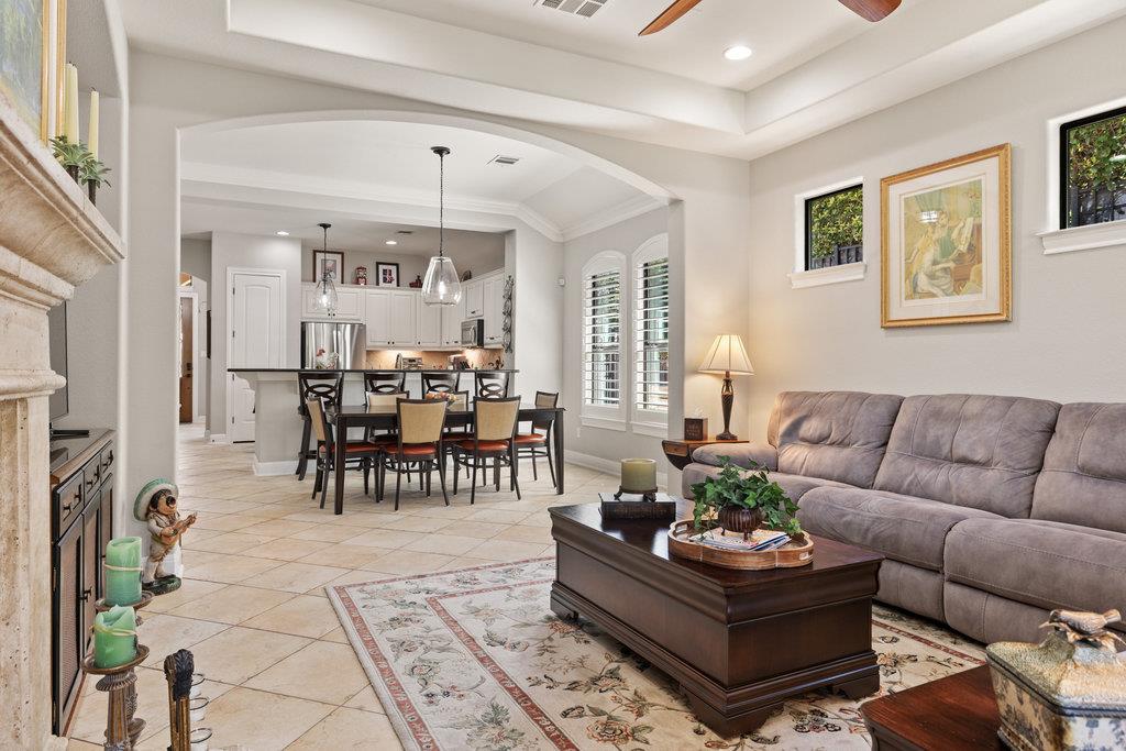 11712 Red Oak Valley LN