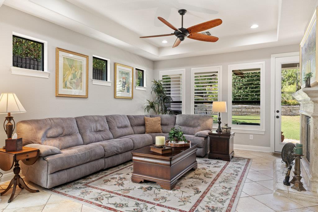 11712 Red Oak Valley LN