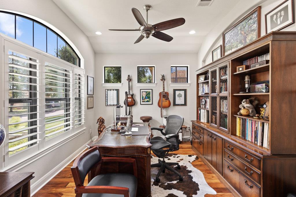 11712 Red Oak Valley LN