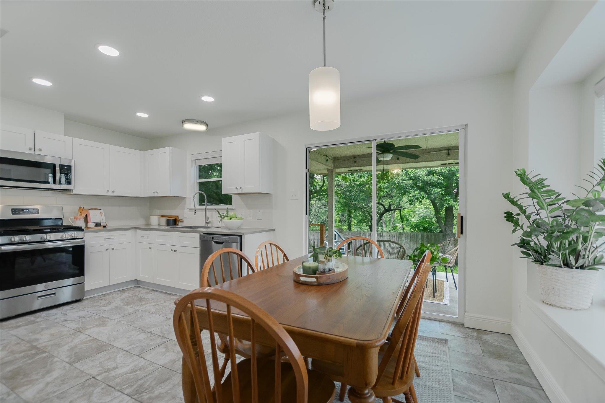 8349 Alvin High LN