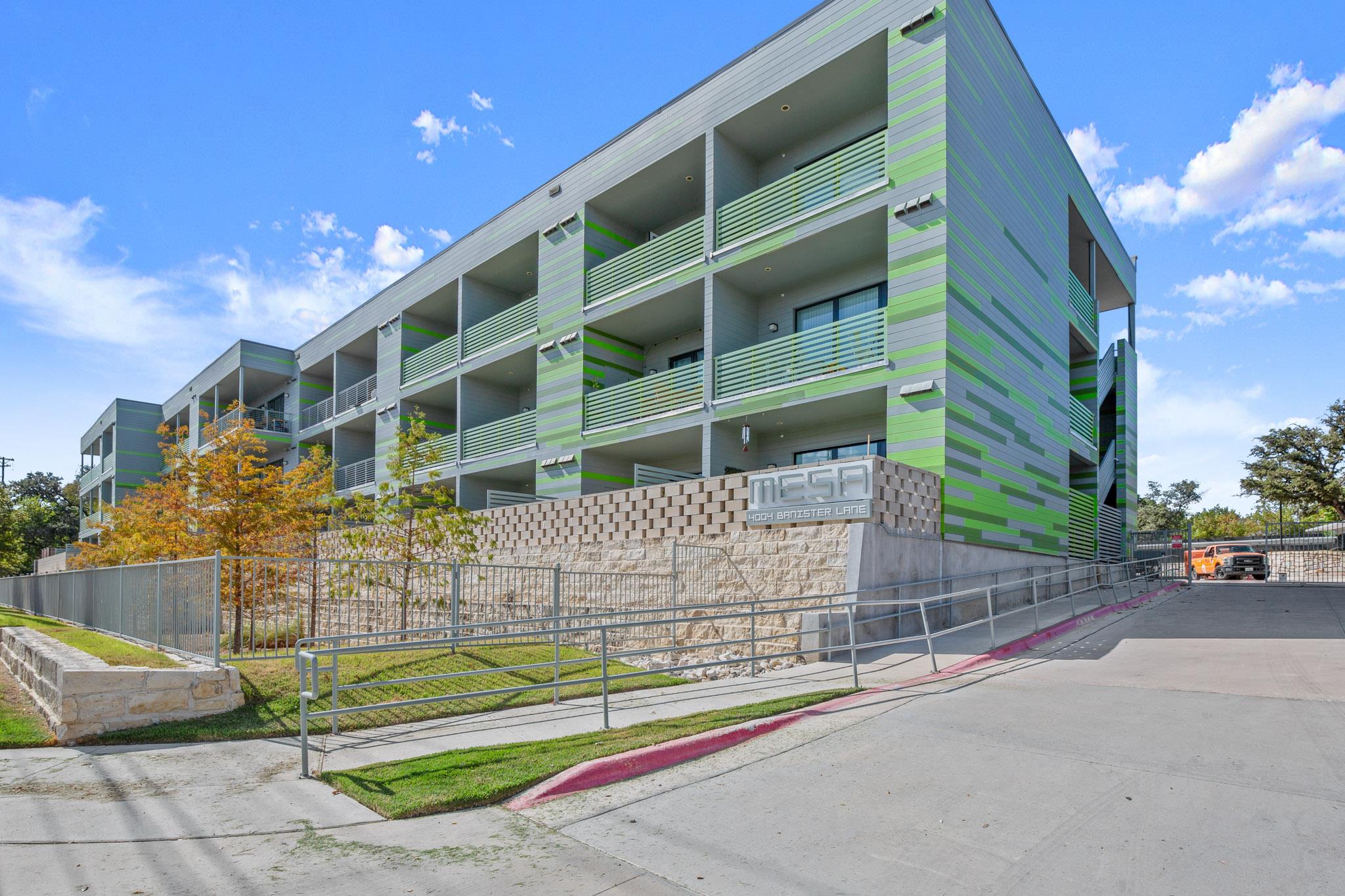 4004 Banister LN # 202, Austin Unit: 202