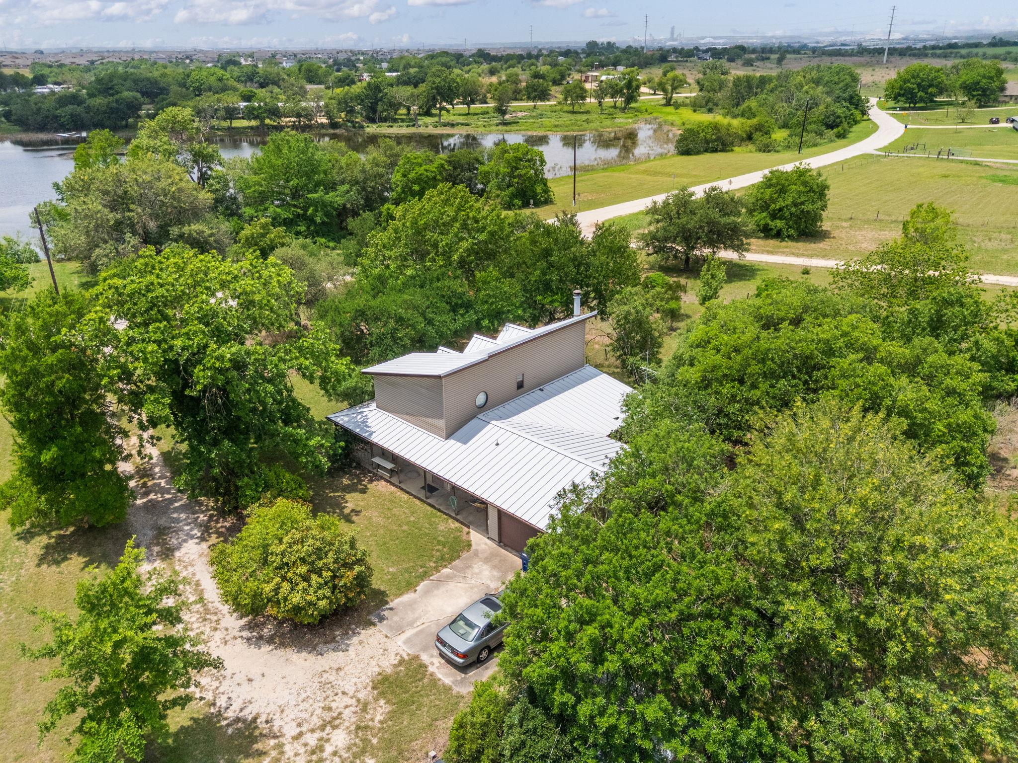 907 Horace Howard DR