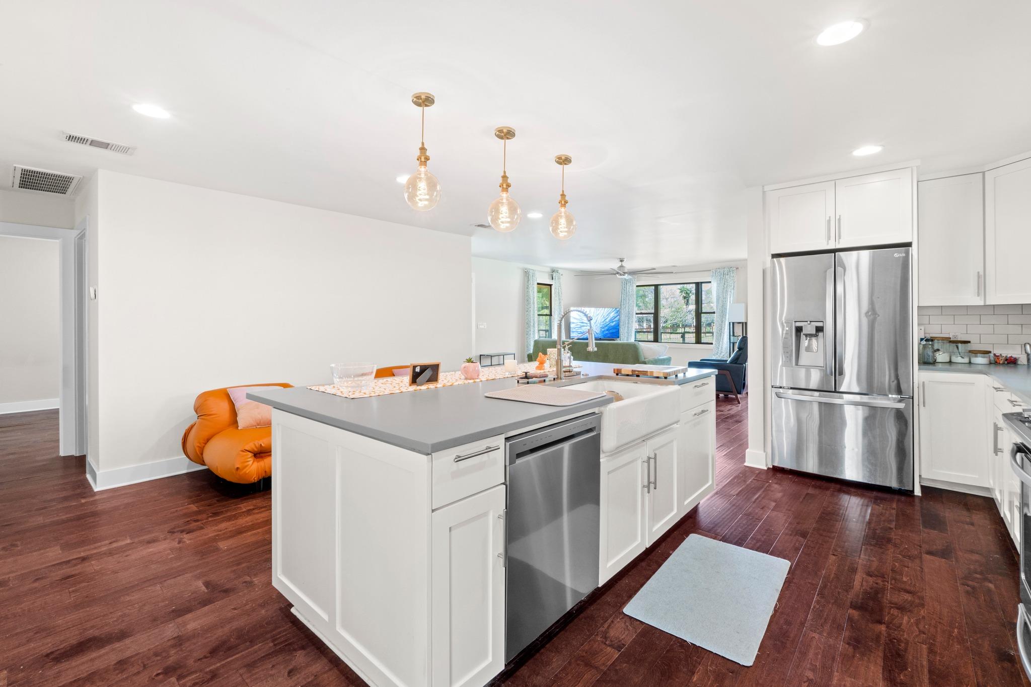 7501 Grover Ave