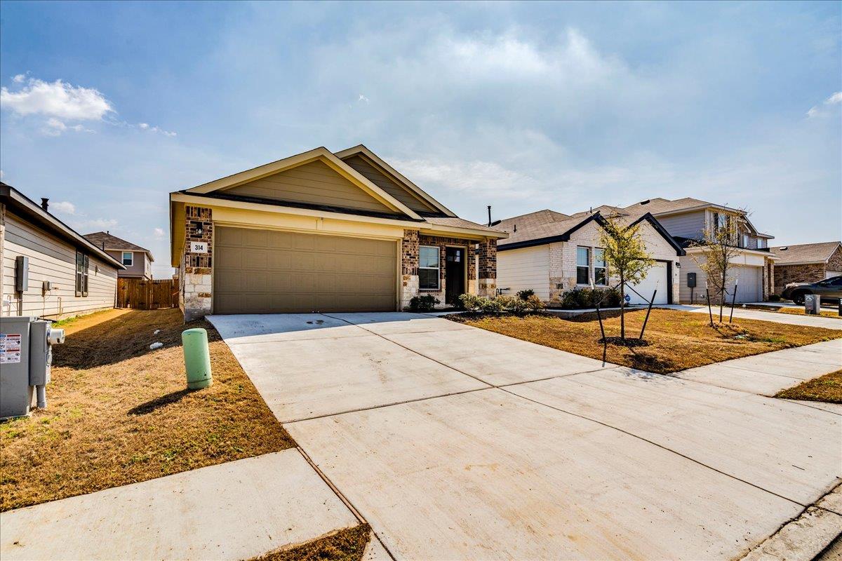 314 Lake Sweetwater LN