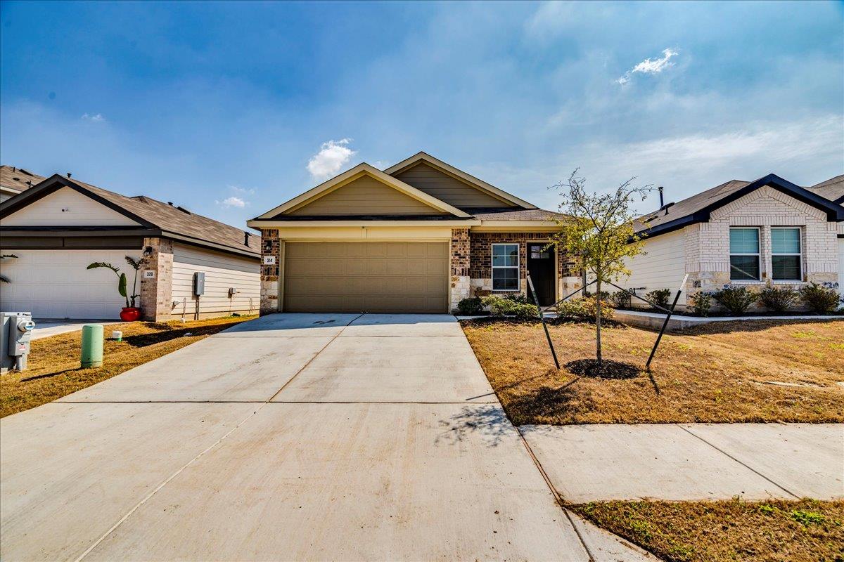 314 Lake Sweetwater LN