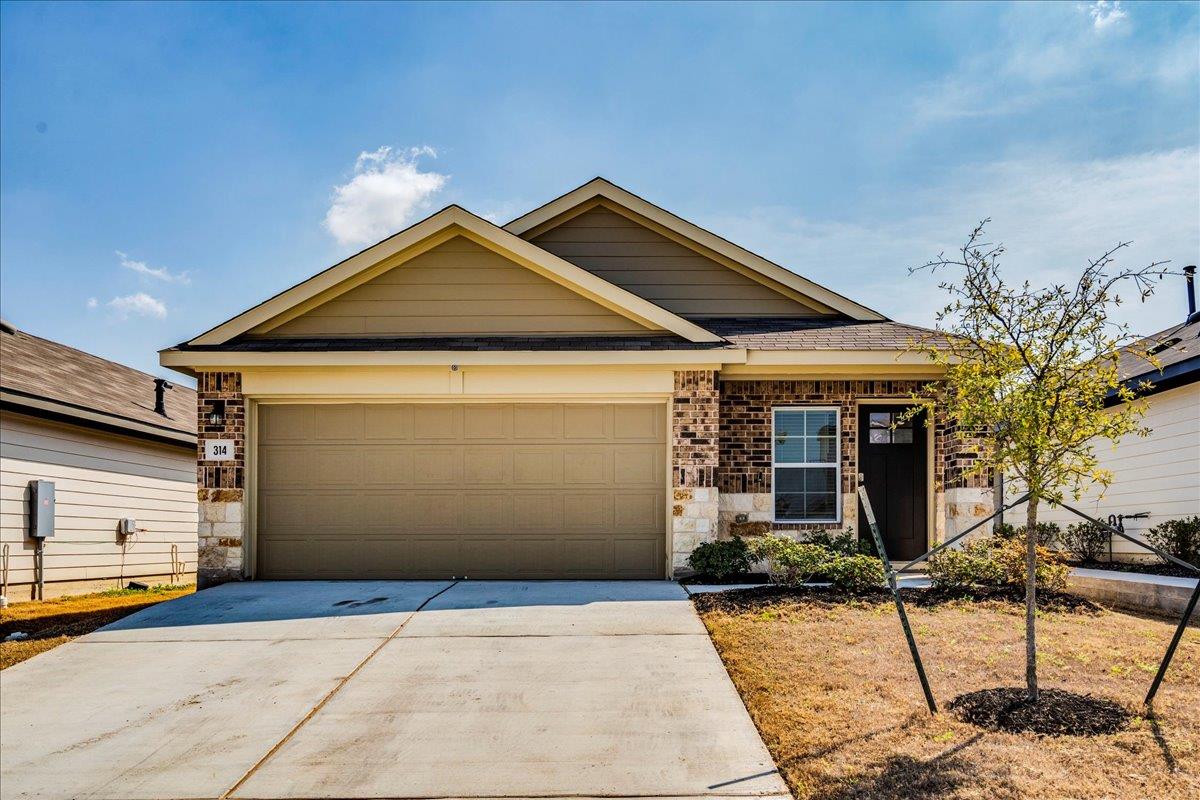 314 Lake Sweetwater LN