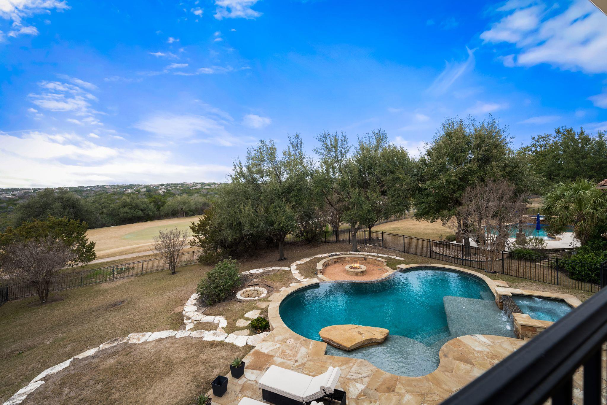 2024 University Club DR