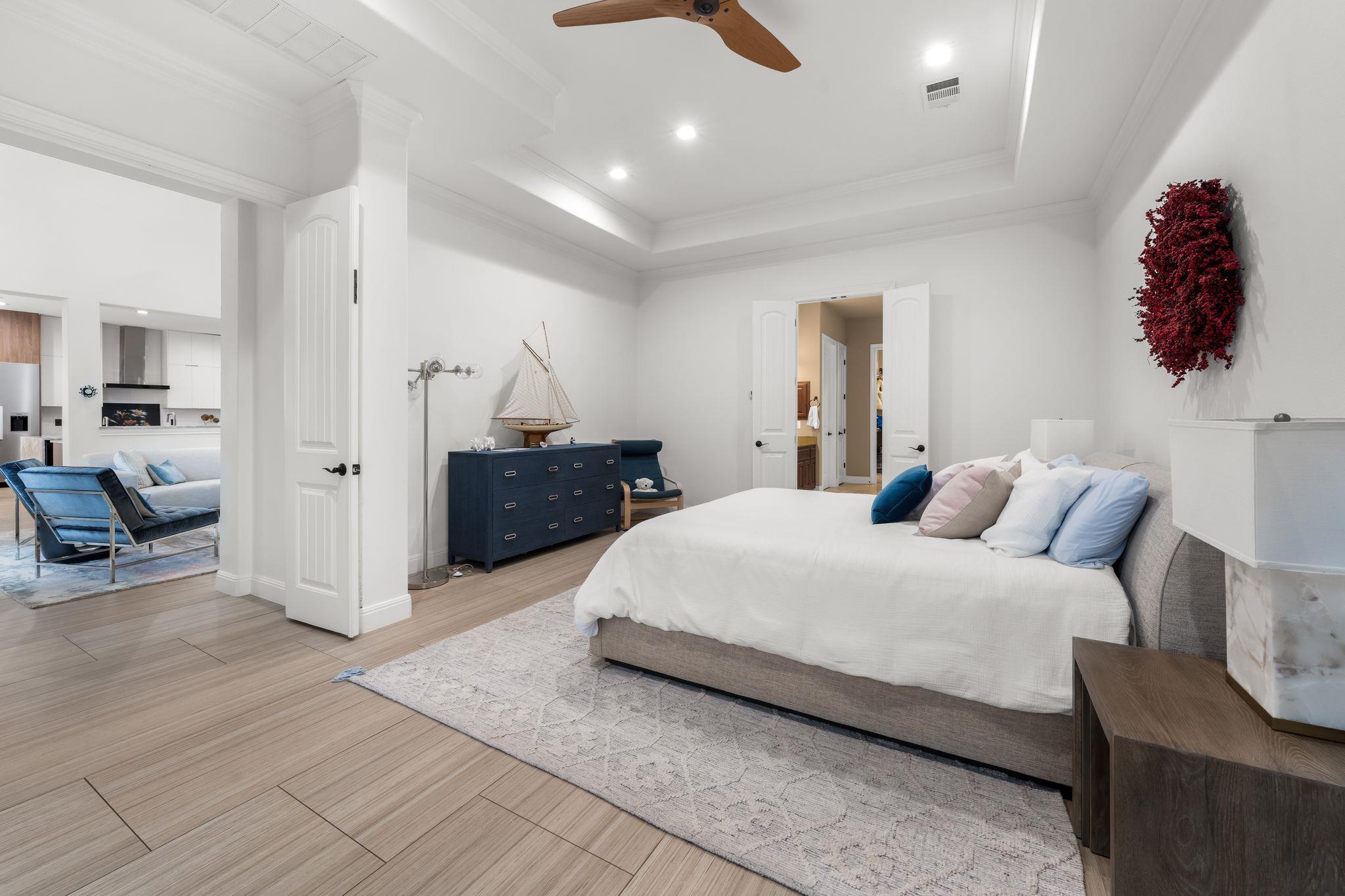 2024 University Club DR