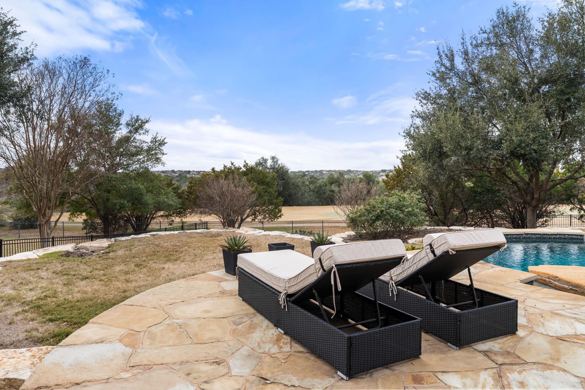 2024 University Club DR