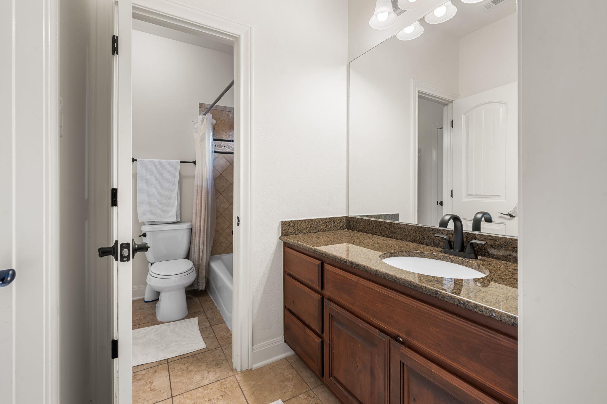 2024 University Club DR