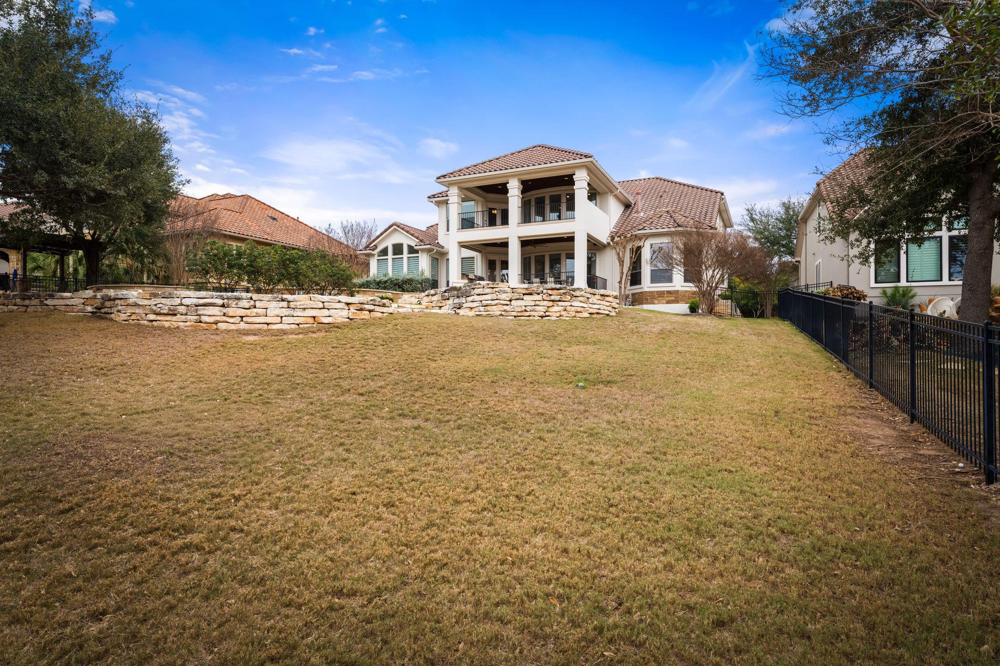 2024 University Club DR