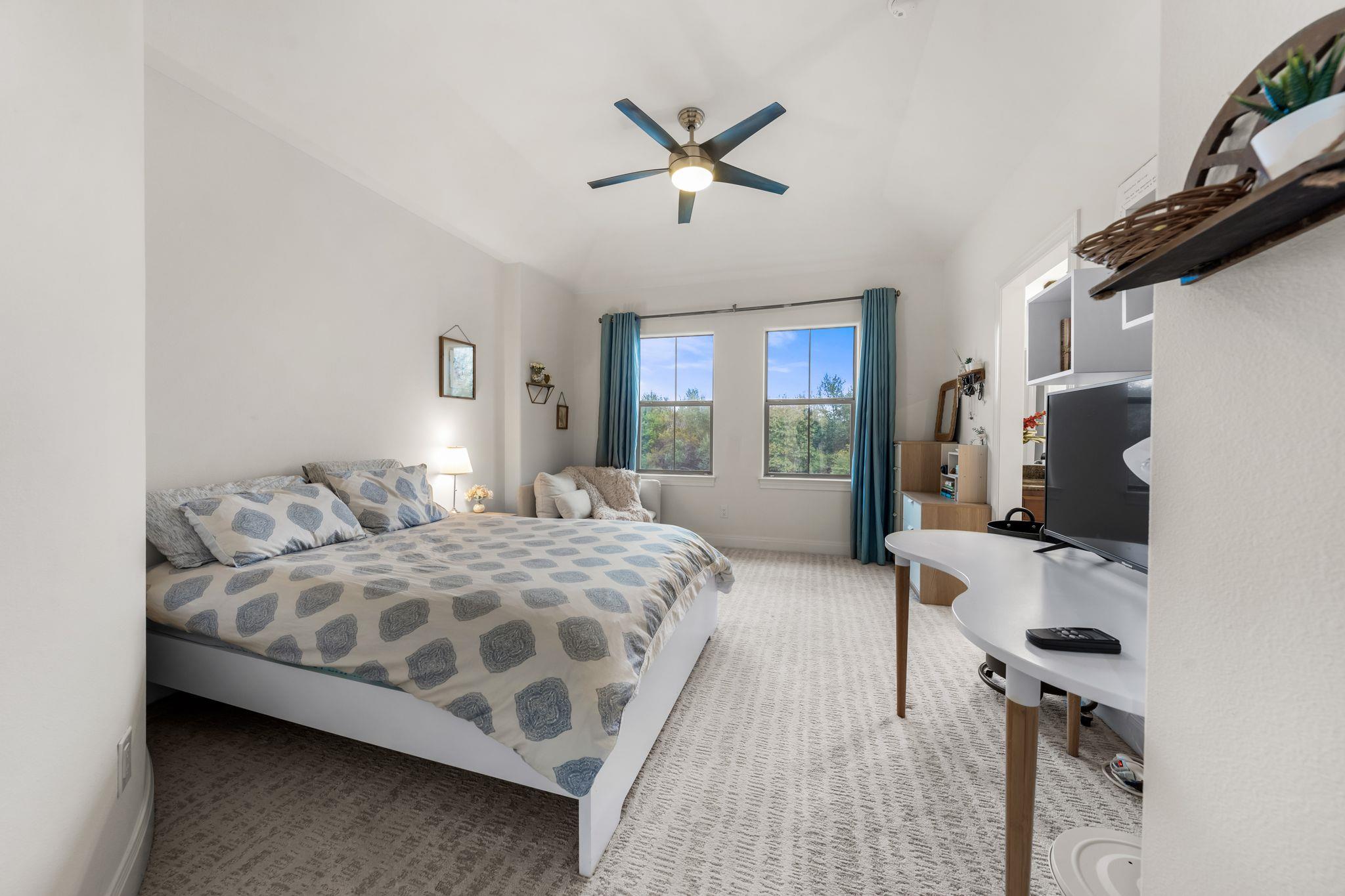 2024 University Club DR