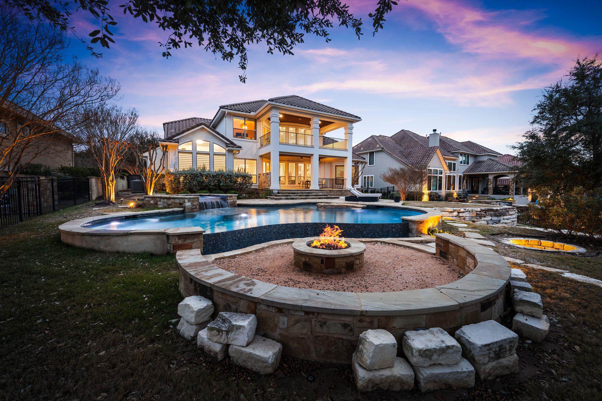 2024 University Club DR