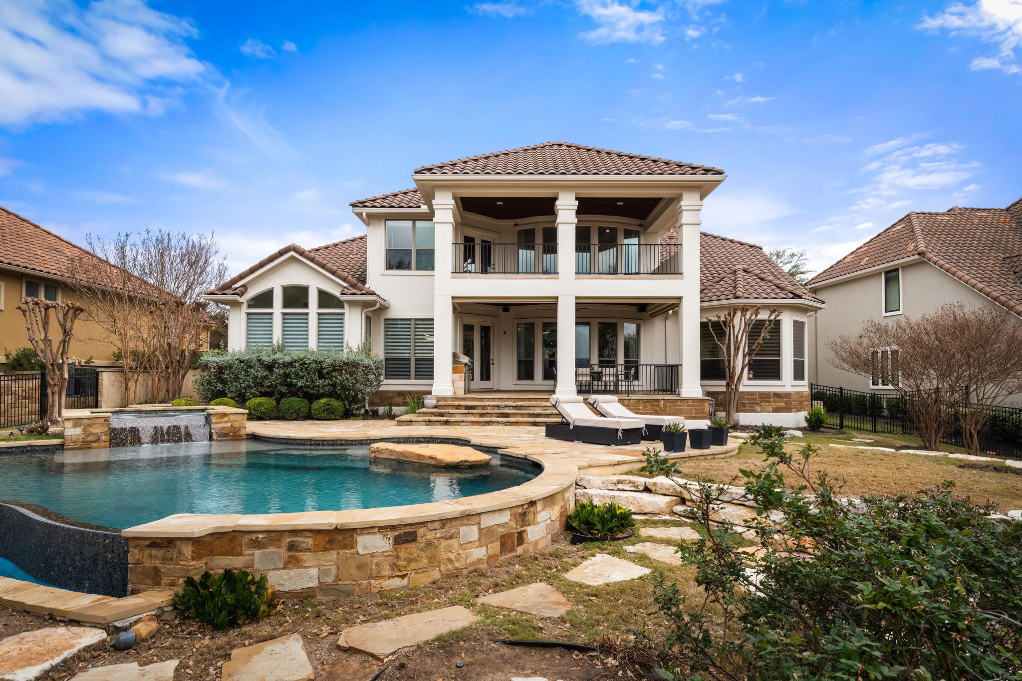 2024 University Club DR