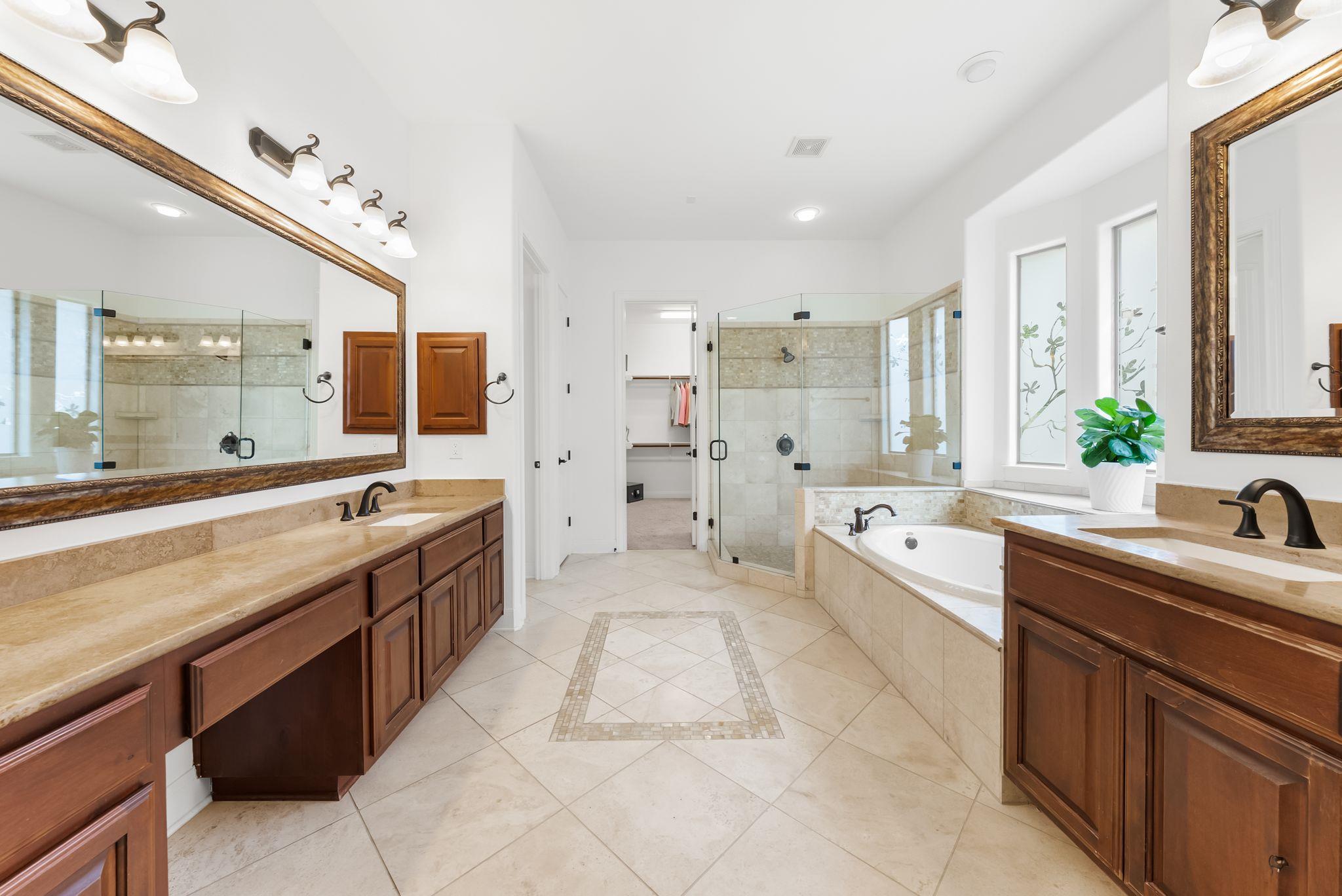 2024 University Club DR