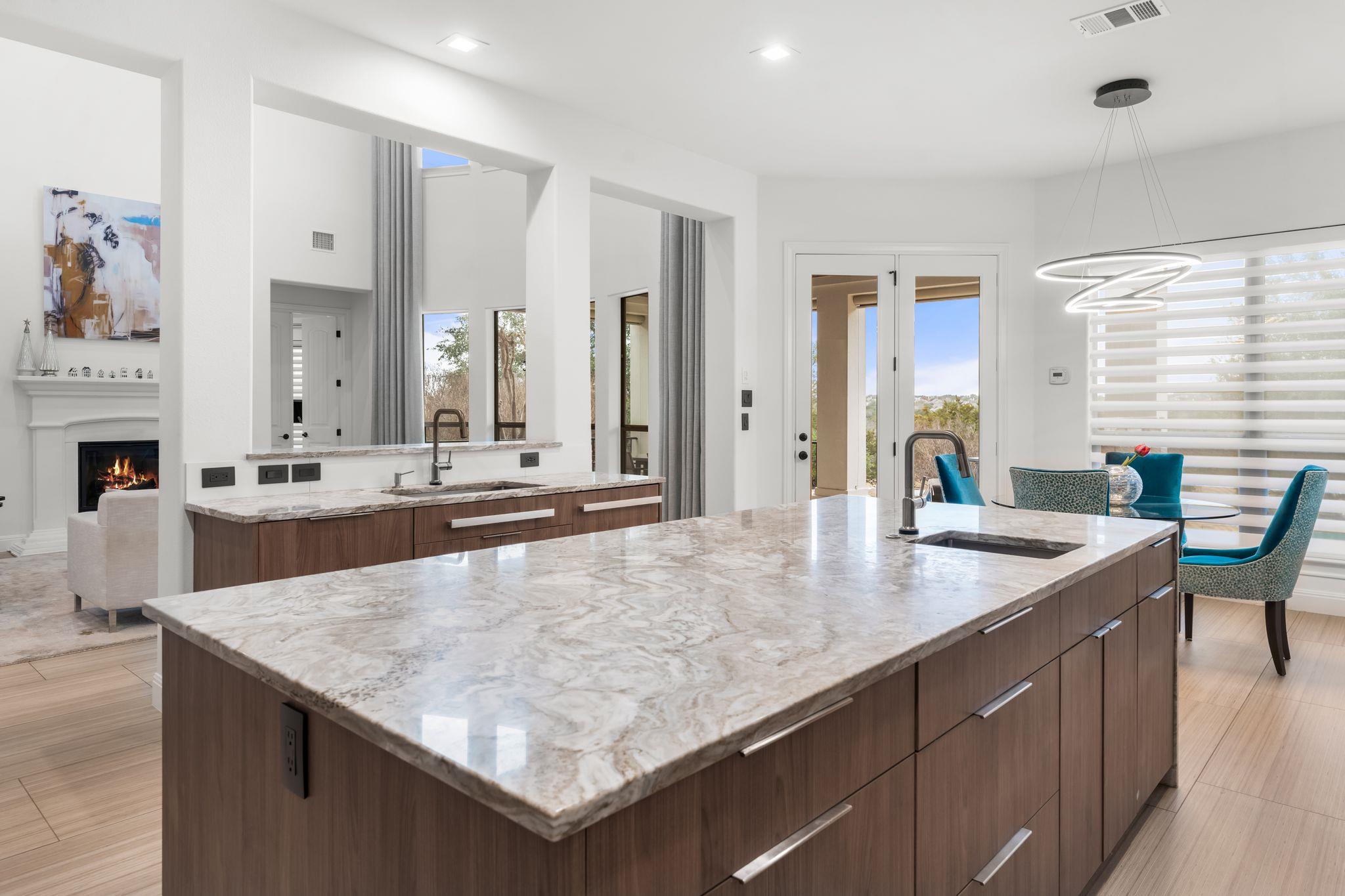 2024 University Club DR