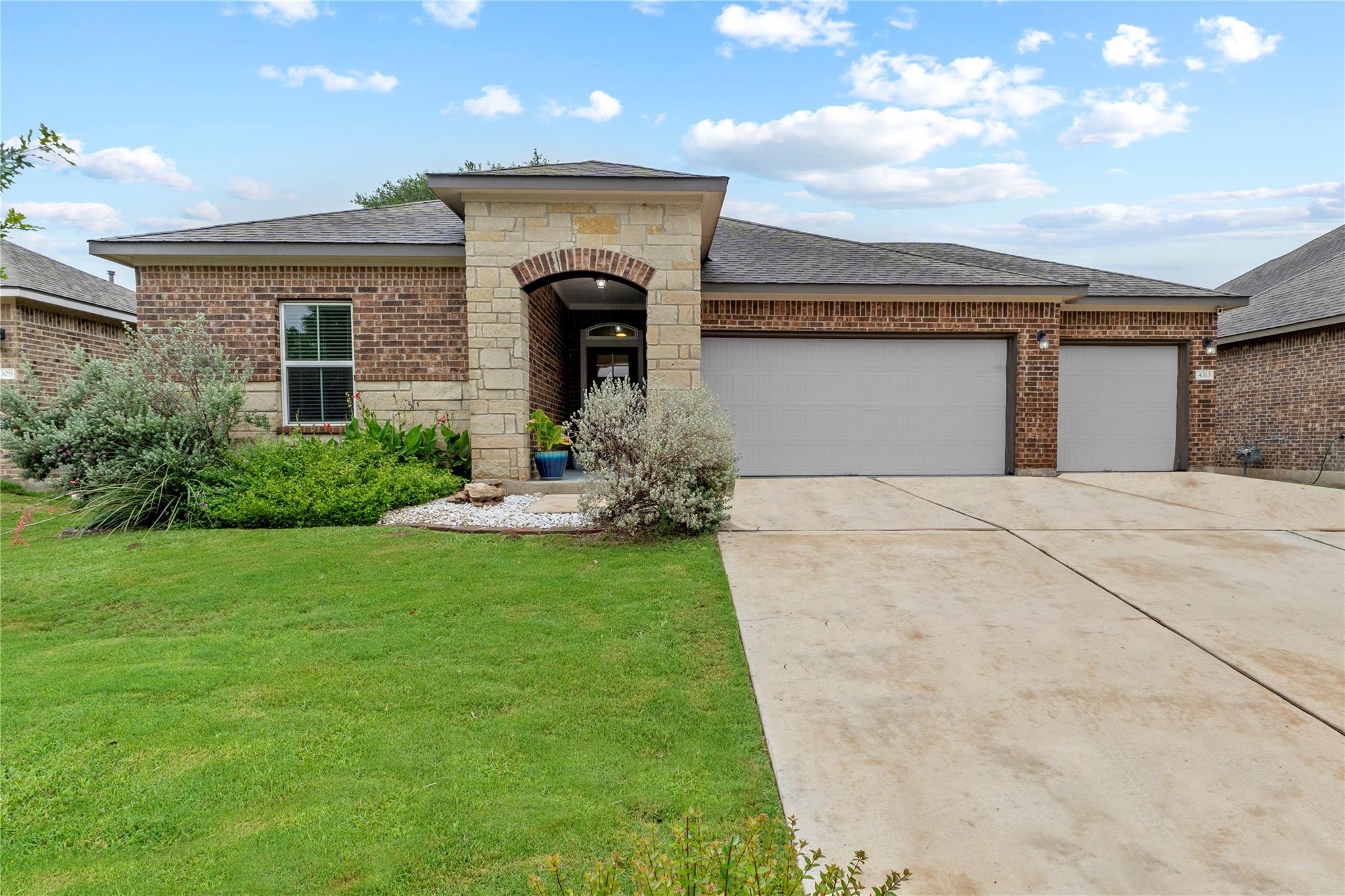 4313 Rockbrook Farms LN