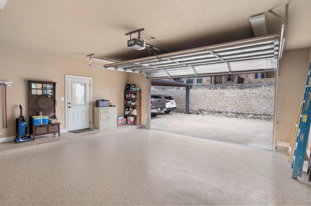 201 Greenridge LN