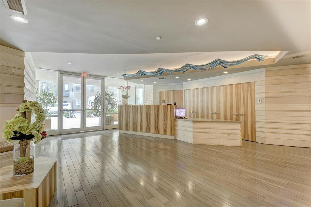300 Bowie ST # 2301