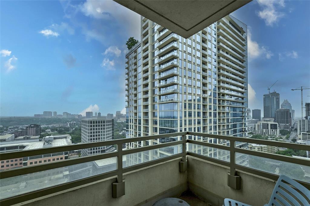 300 Bowie ST # 2301