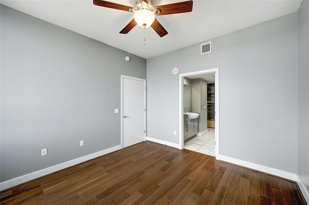 300 Bowie ST # 2301
