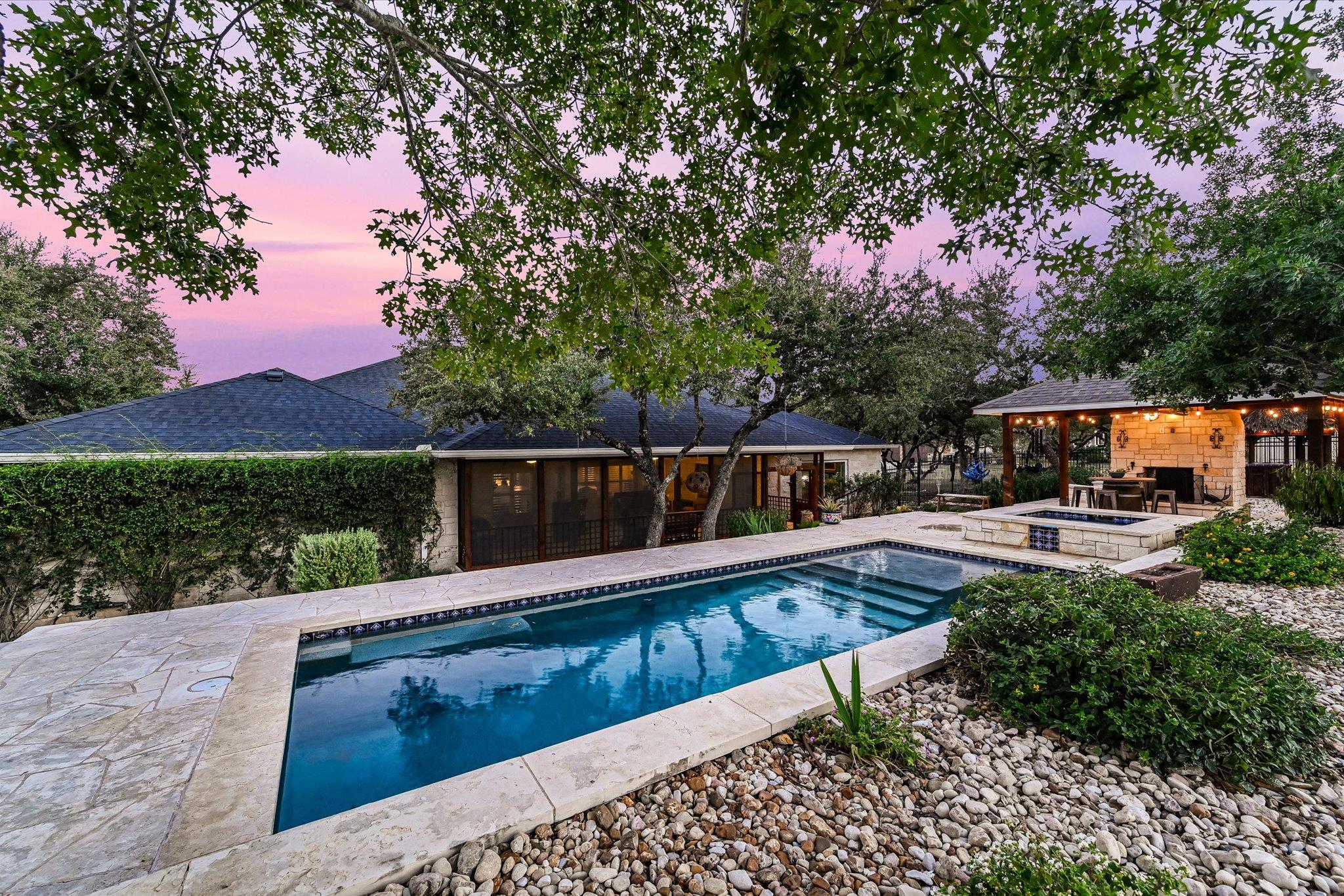 786 Ranchers Club LN, Driftwood