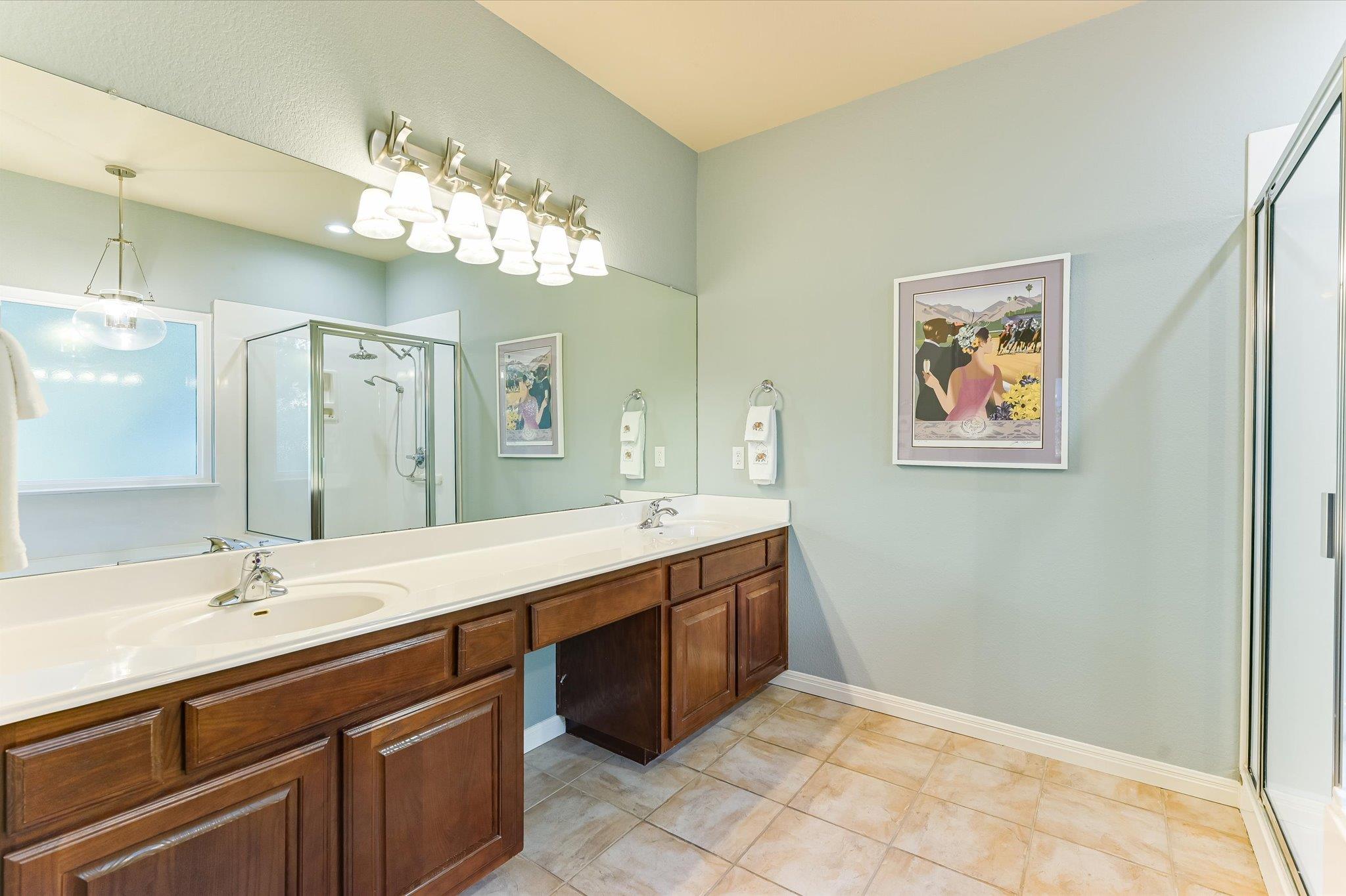 786 Ranchers Club LN, Driftwood