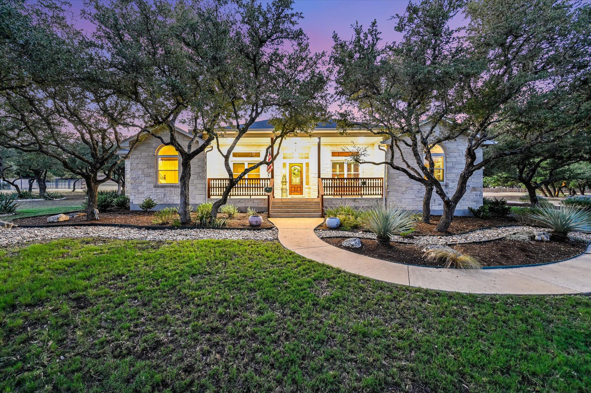 786 Ranchers Club LN, Driftwood