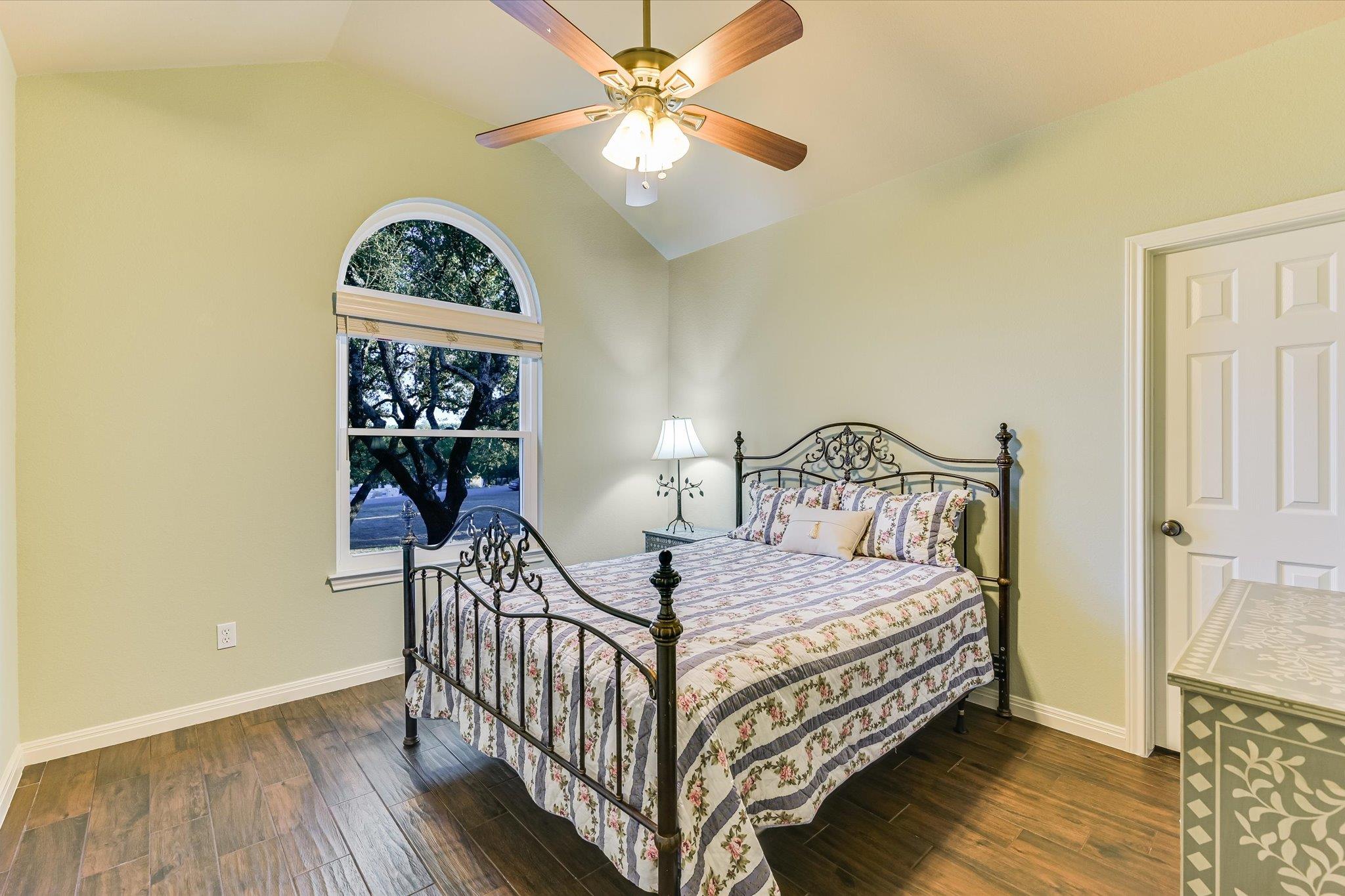 786 Ranchers Club LN, Driftwood