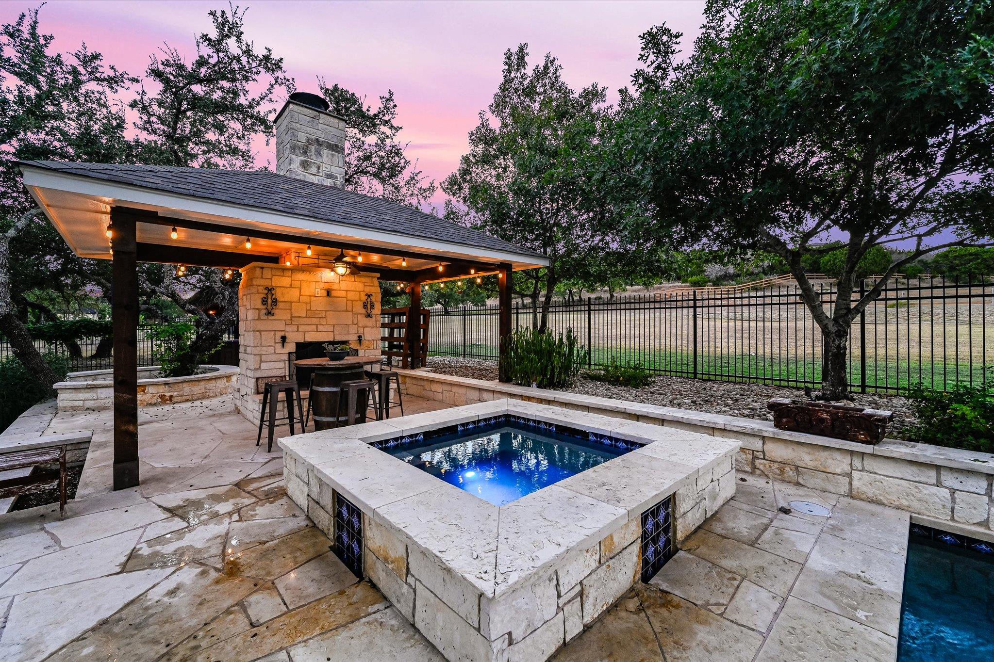 786 Ranchers Club LN, Driftwood