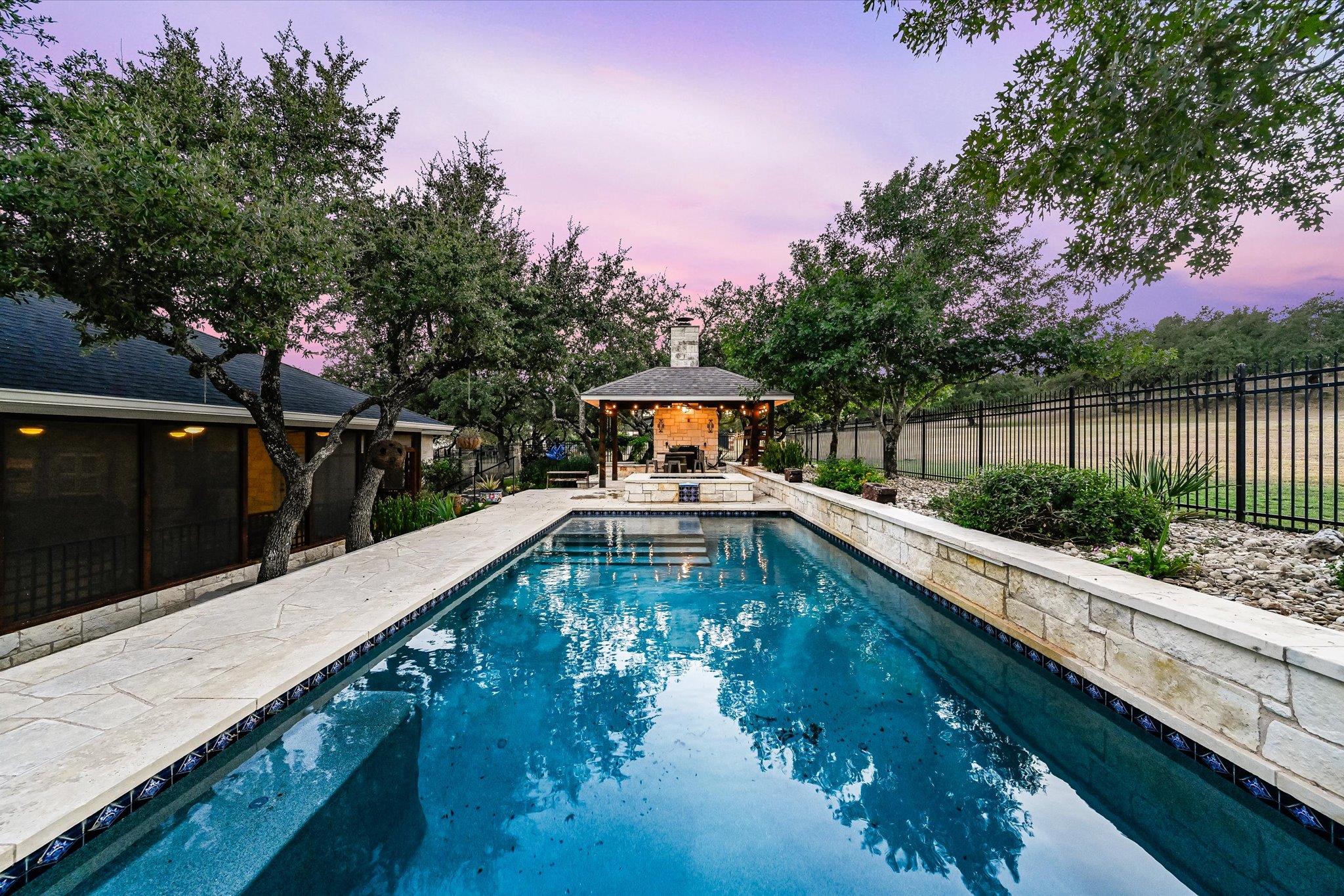 786 Ranchers Club LN, Driftwood