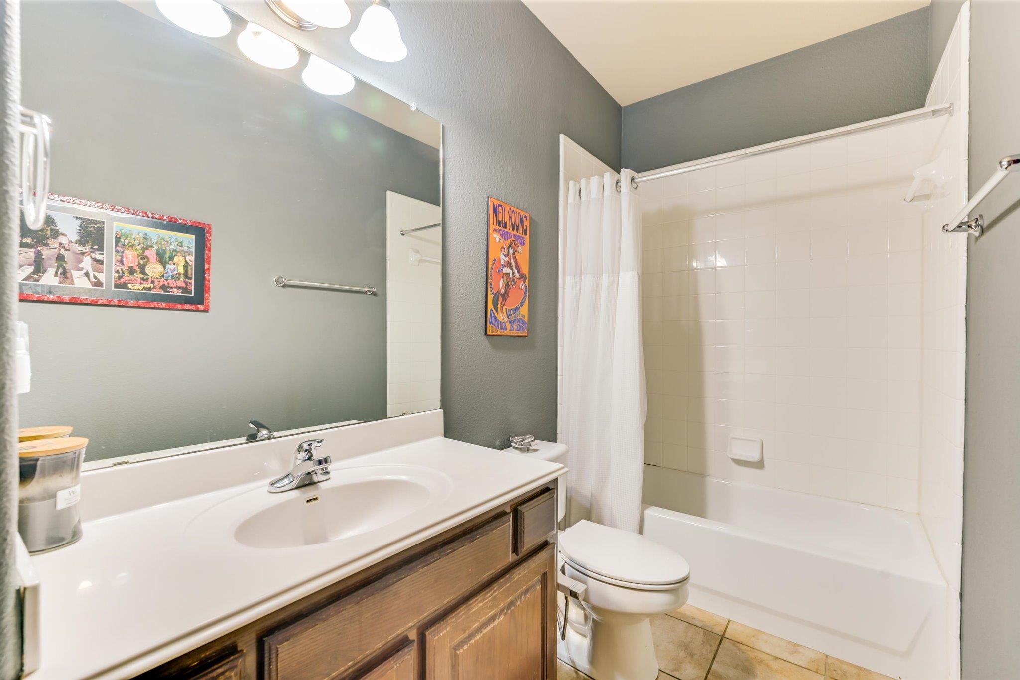 786 Ranchers Club LN, Driftwood